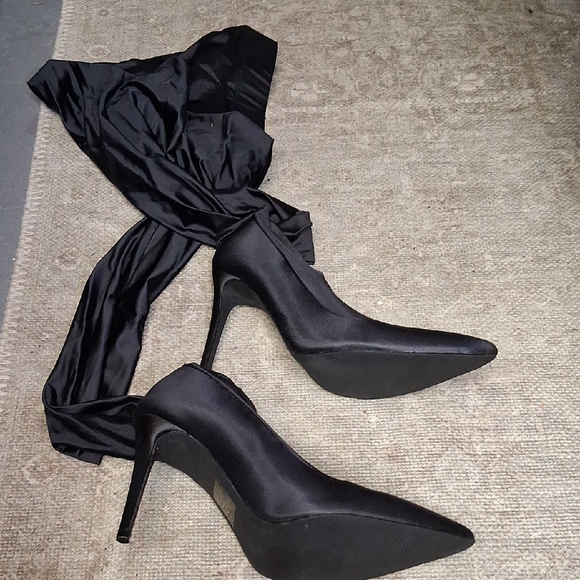 Elegant Black Women's Shoes - Picture 8 of 8